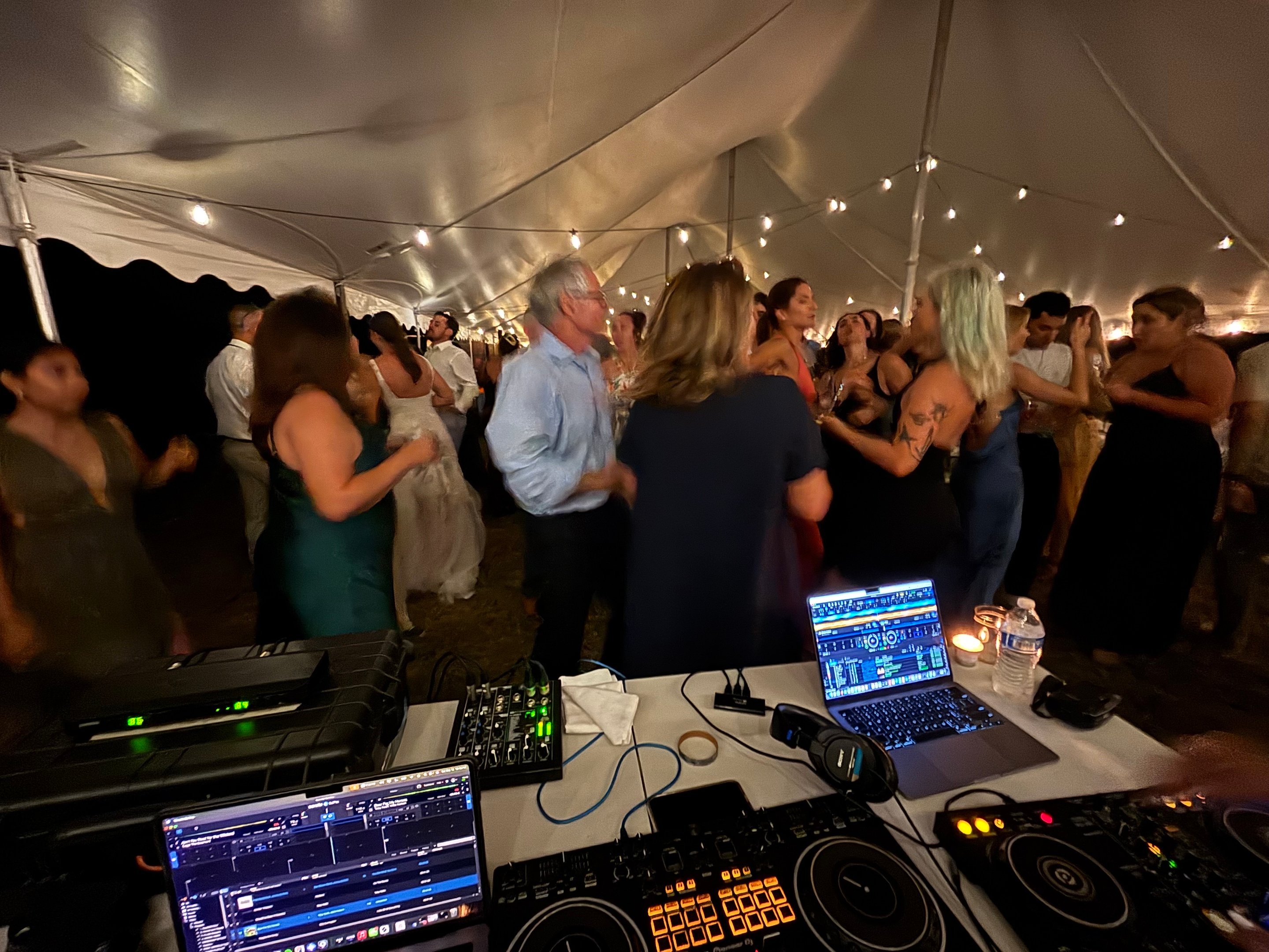 How Much Does a Wedding DJ Cost in Cincinnati?