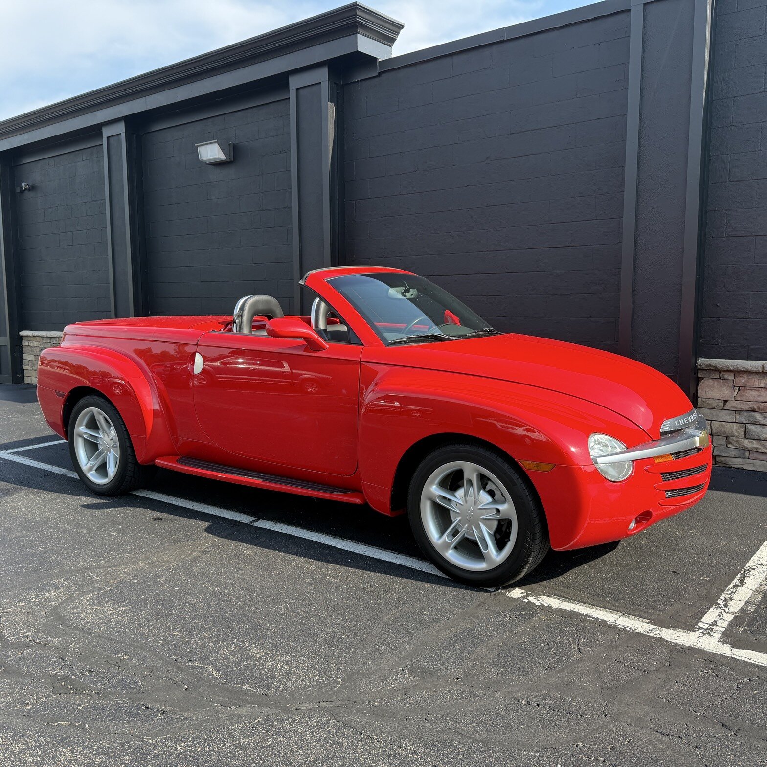 2003 Chevrolet SSR - Thumbnail 8
