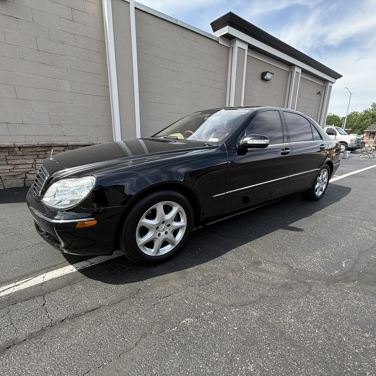 2005 Mercedes-Benz S500 - Image 1