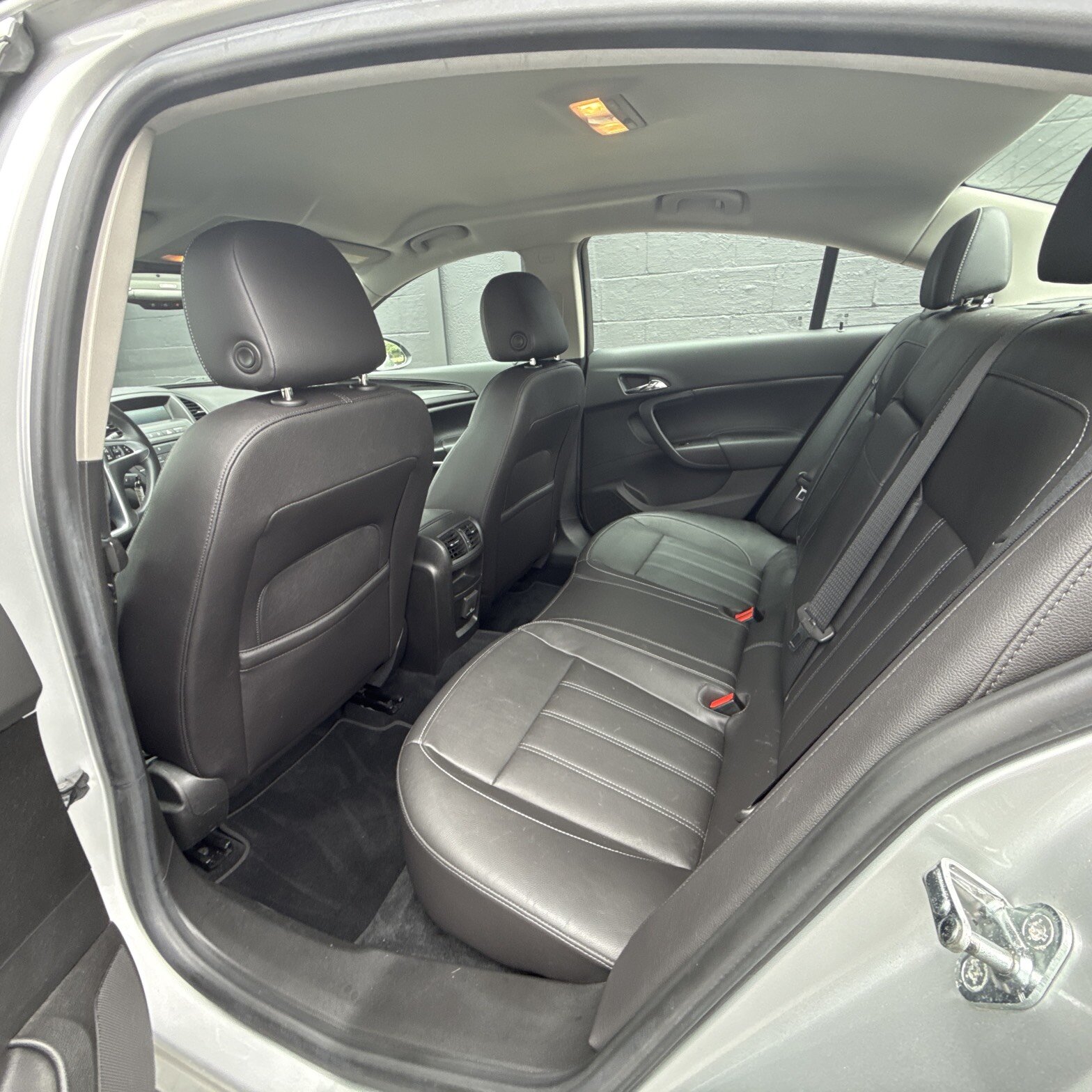 2011 Buick Regal - Thumbnail 13