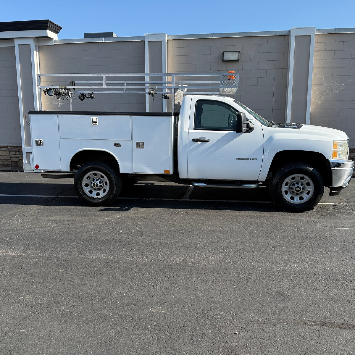 2011 Chevrolet Silverado 3500HD - Thumbnail 3