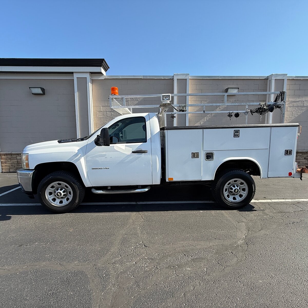 2011 Chevrolet Silverado 3500HD - Thumbnail 8