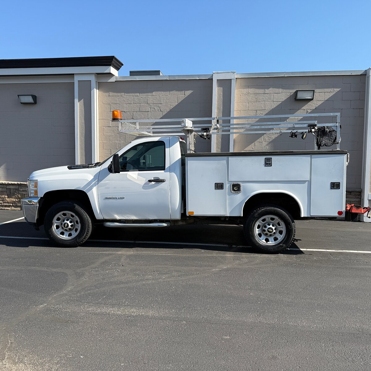 2012 Chevrolet Silverado 3500HD - Thumbnail 3