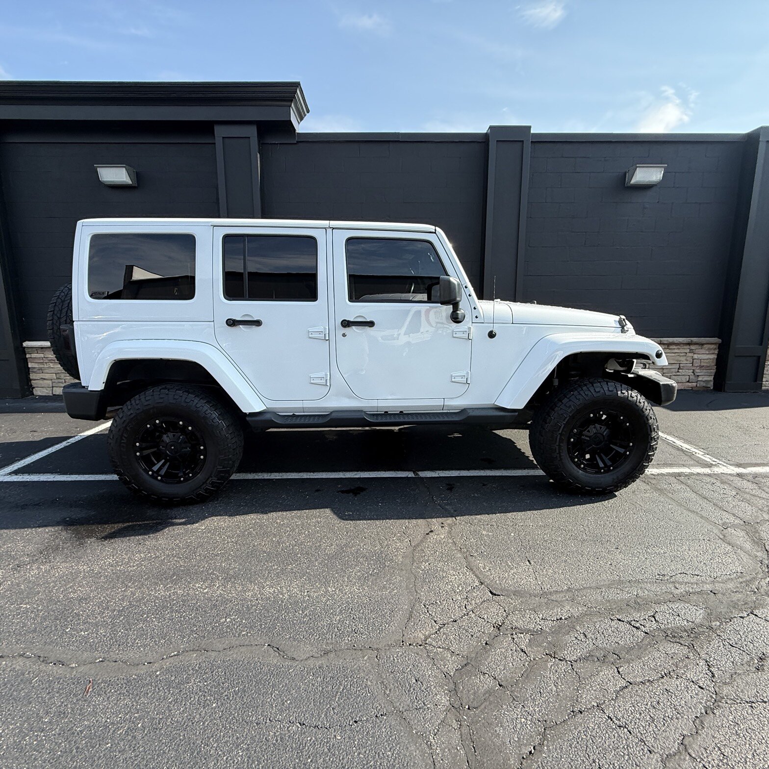 2015 Jeep Wrangler Unlimited - Thumbnail 8