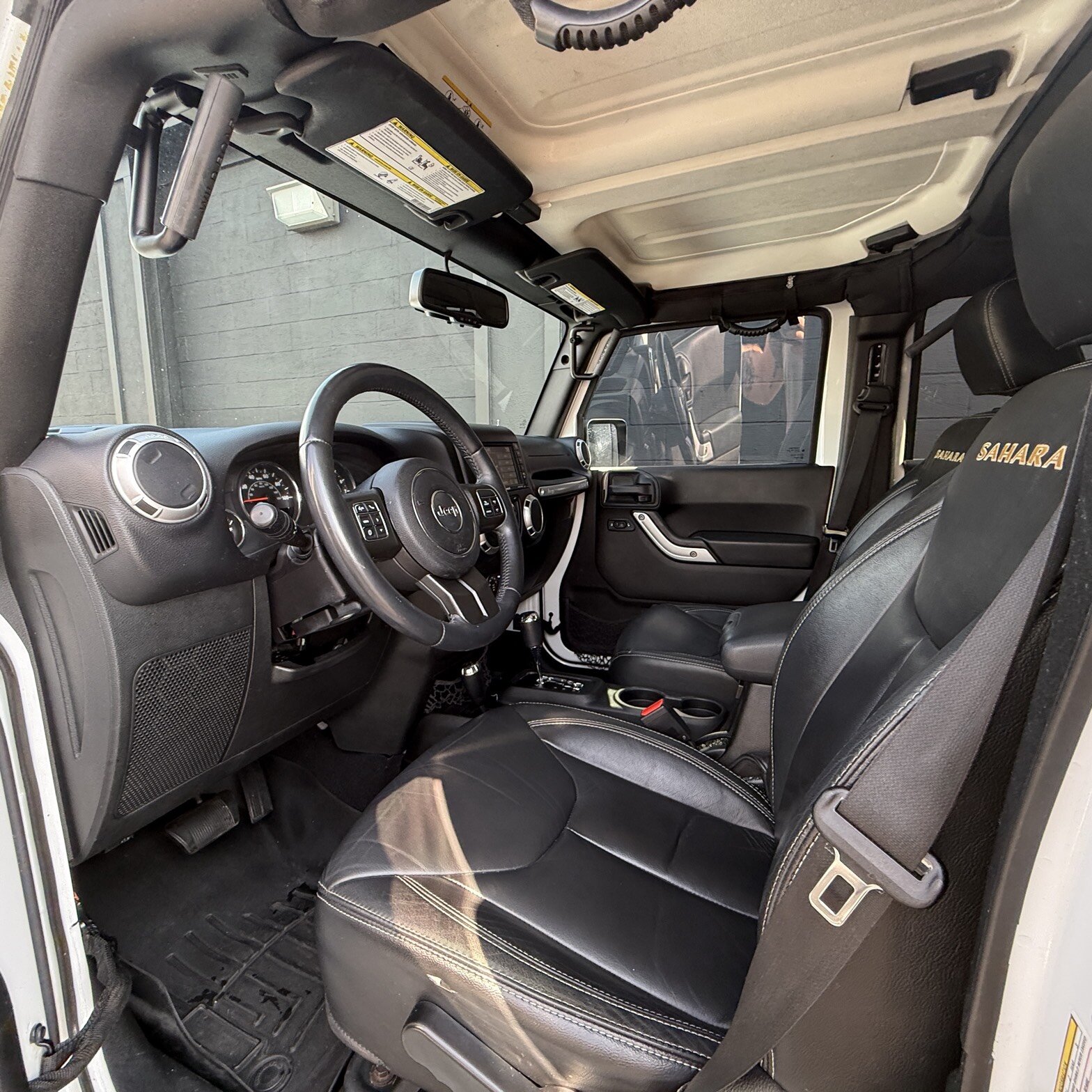 2015 Jeep Wrangler Unlimited - Thumbnail 11
