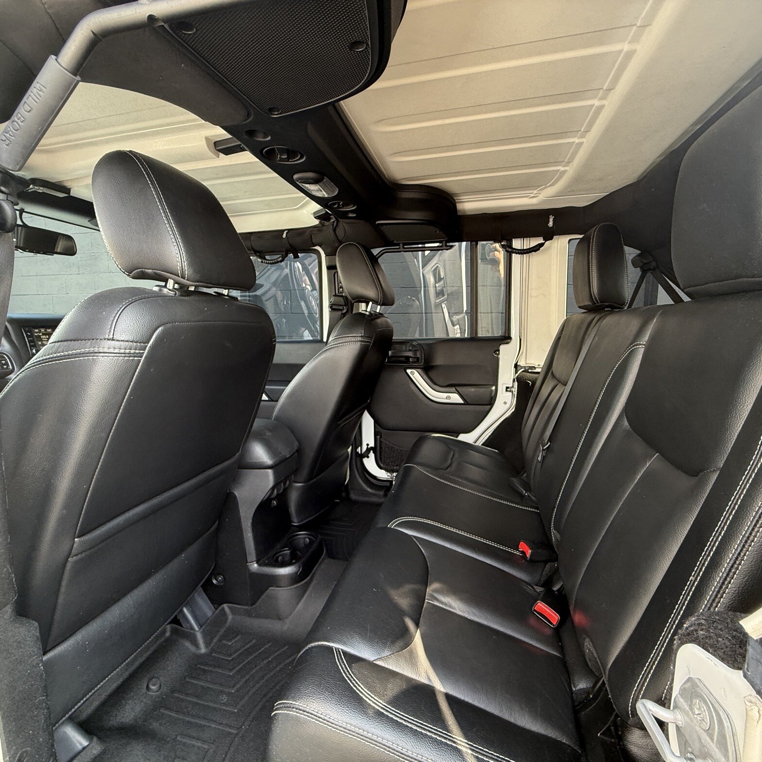 2015 Jeep Wrangler Unlimited - Thumbnail 13