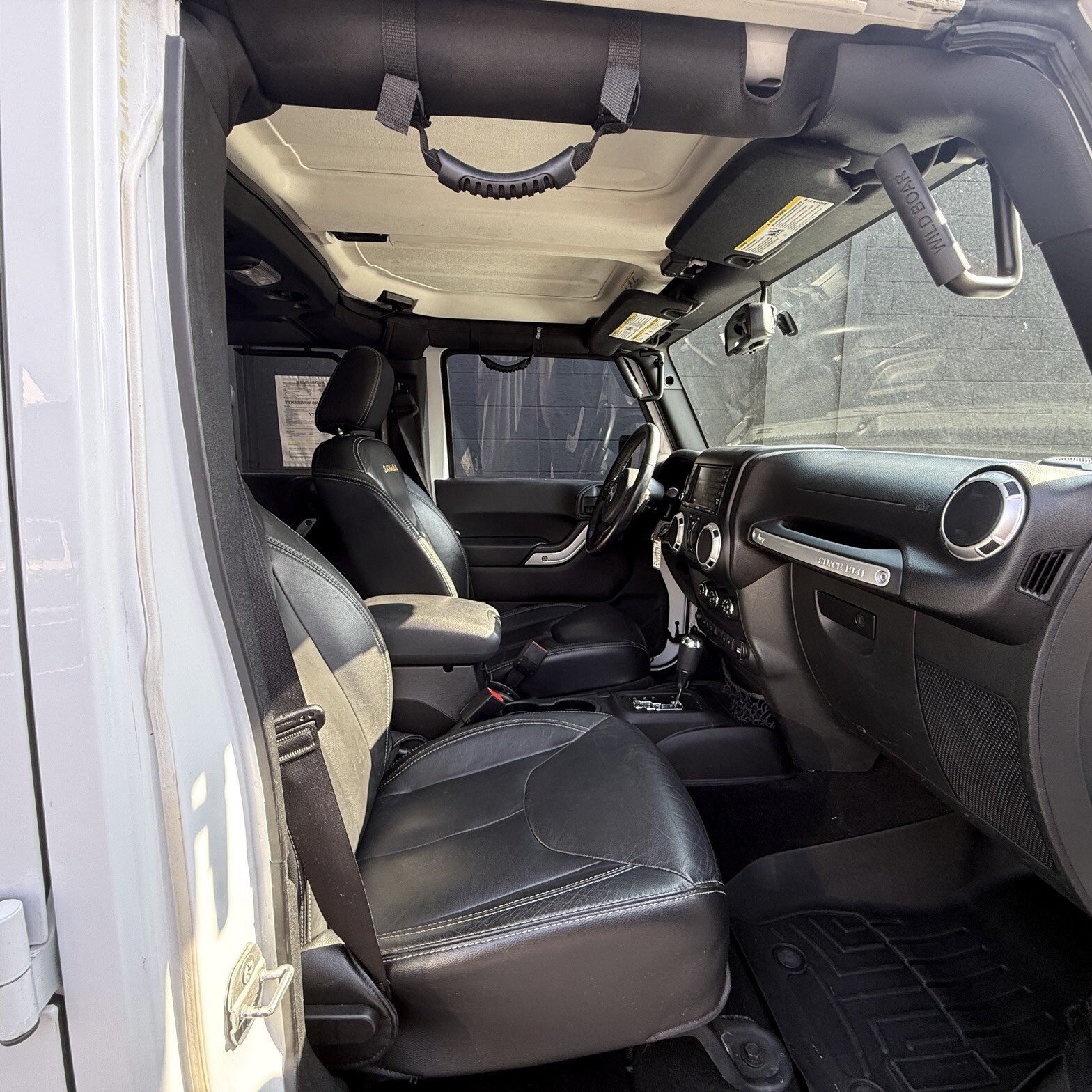 2015 Jeep Wrangler Unlimited - Thumbnail 14