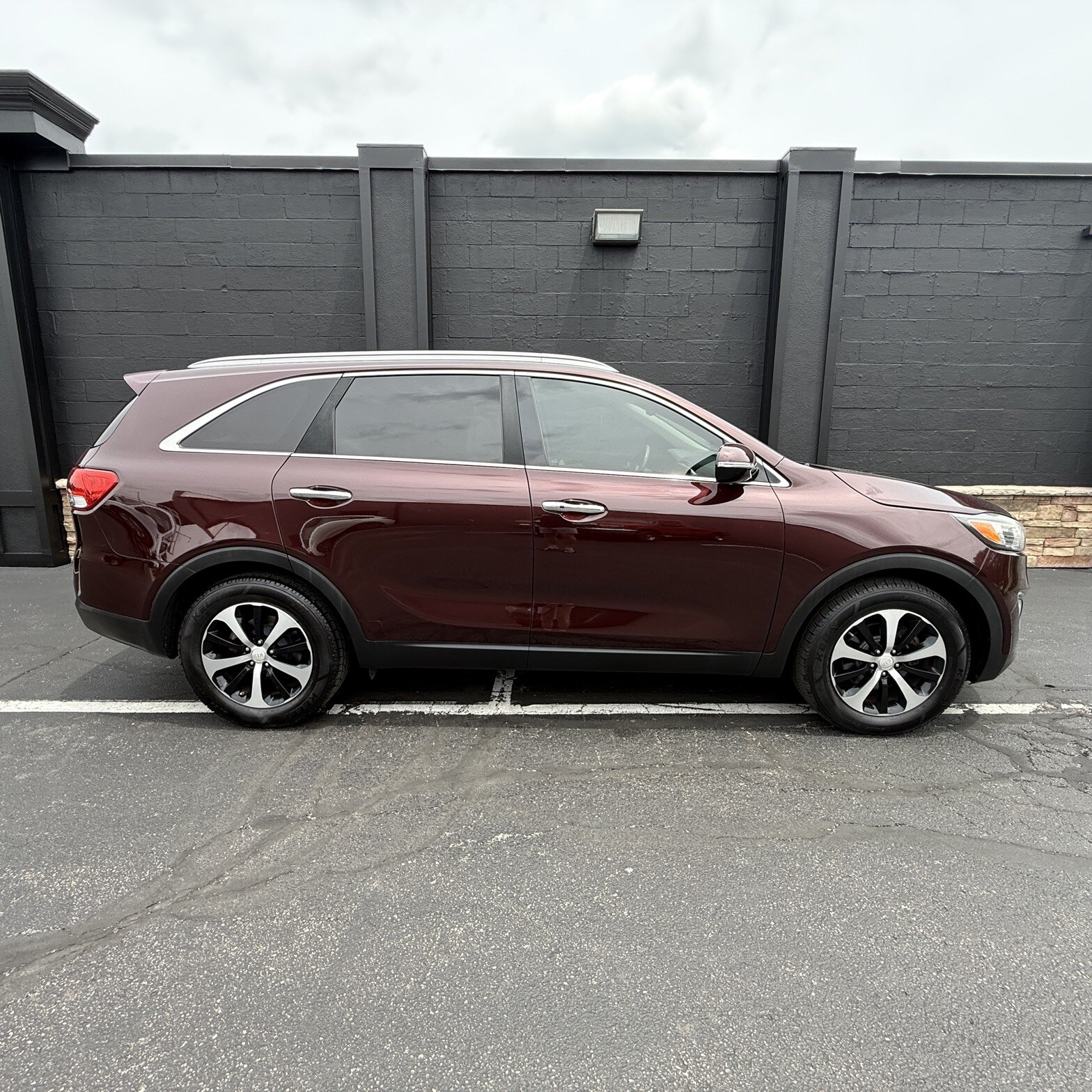 2016 Kia Sorento - Thumbnail 8
