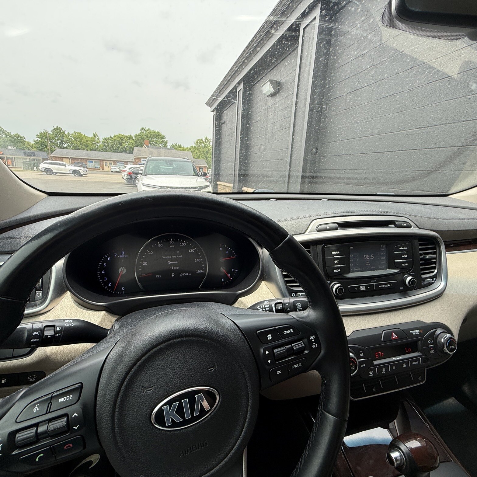2016 Kia Sorento - Thumbnail 9