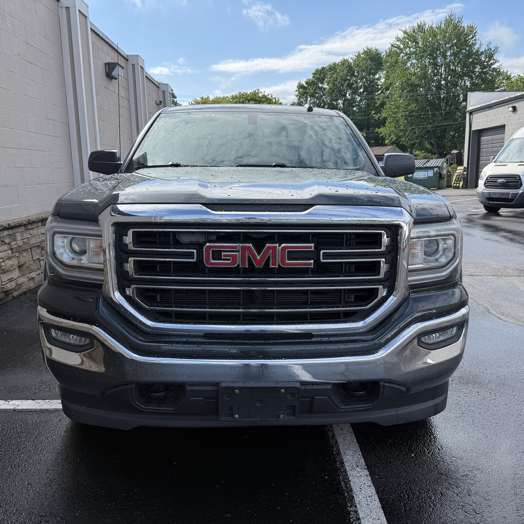 2017 GMC Sierra - Thumbnail 2