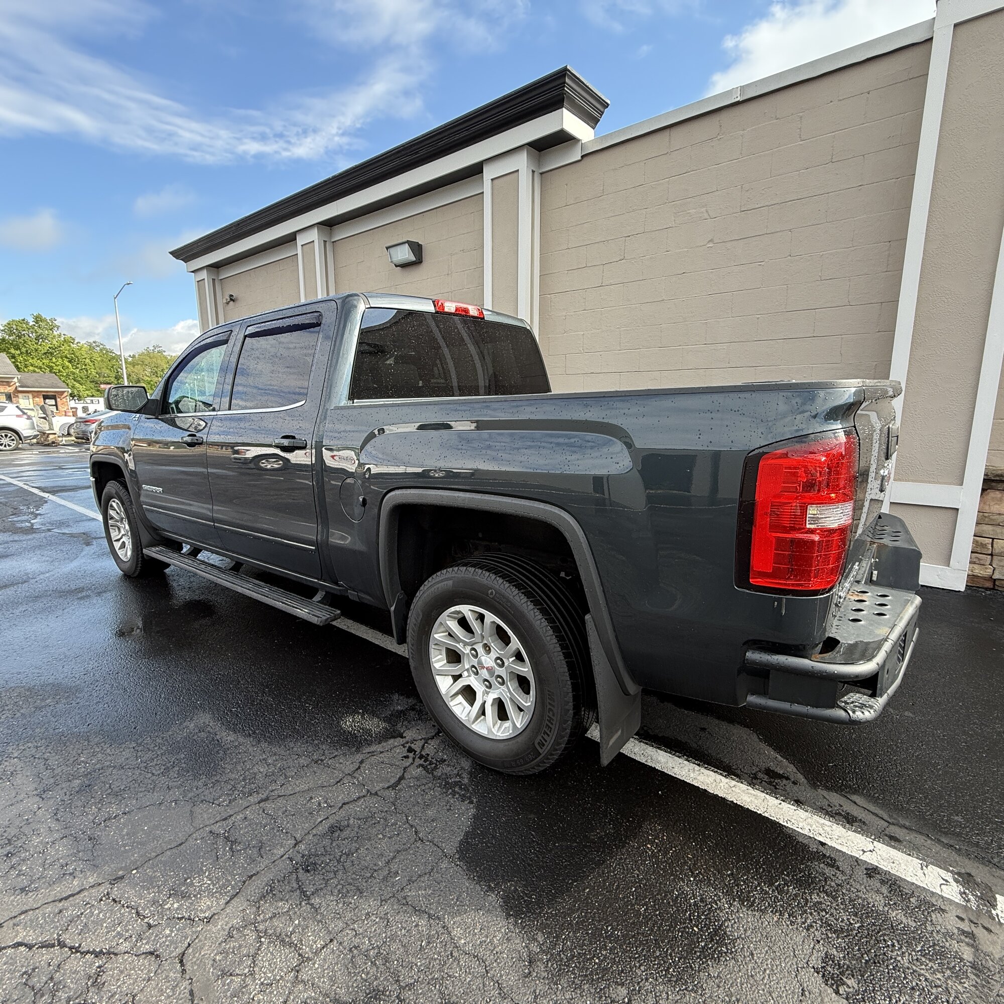 2017 GMC Sierra - Thumbnail 7
