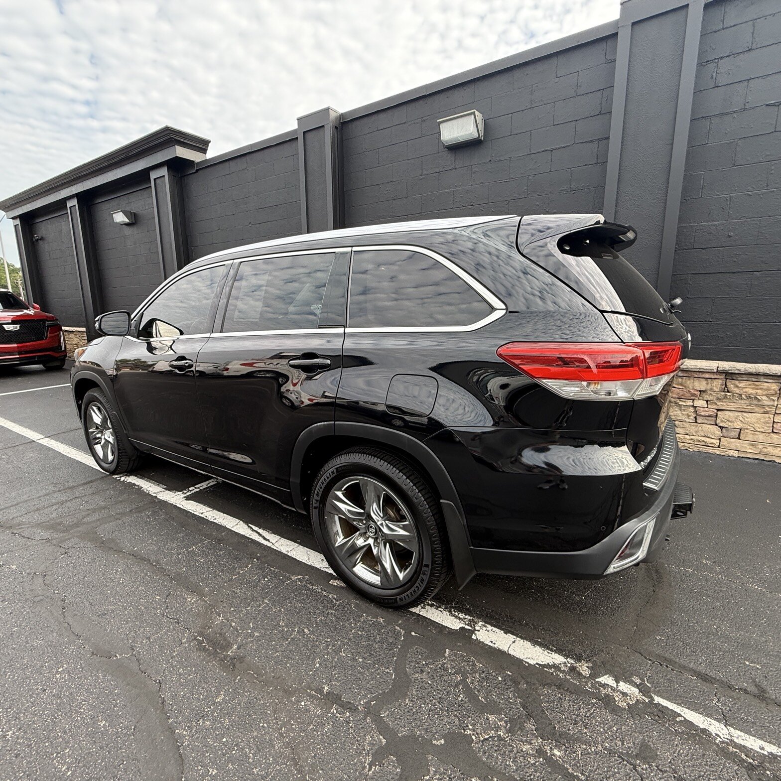 2017 Toyota Highlander - Thumbnail 6