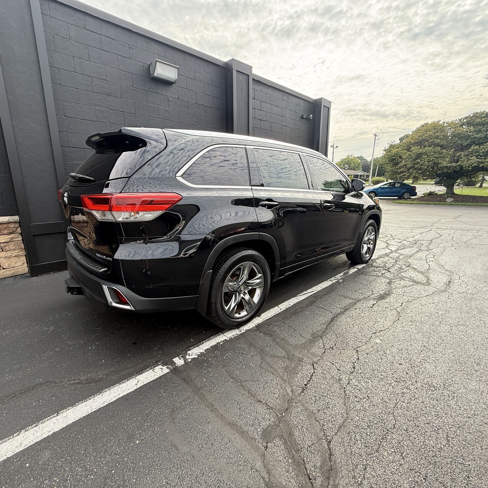 2017 Toyota Highlander - Thumbnail 8