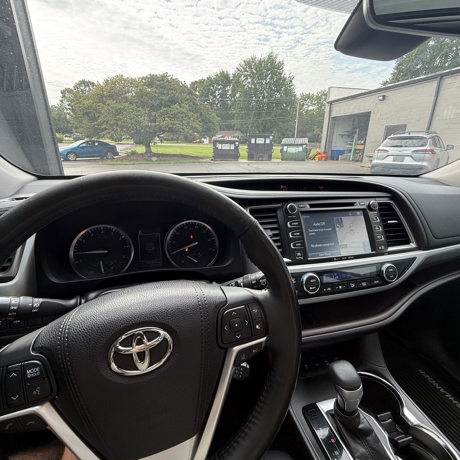 2017 Toyota Highlander - Thumbnail 9
