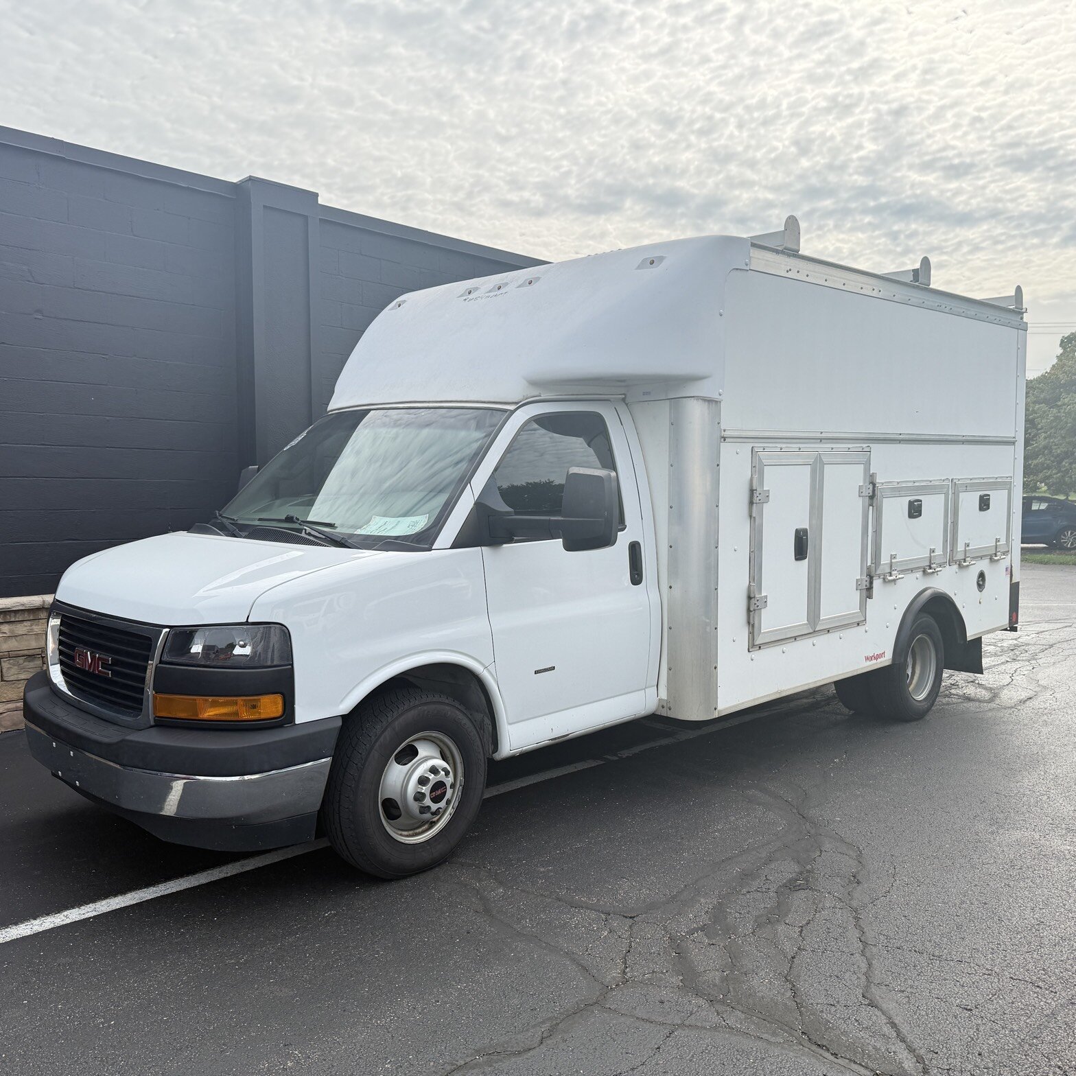 2018 GMC Savana 3500 - Image 1