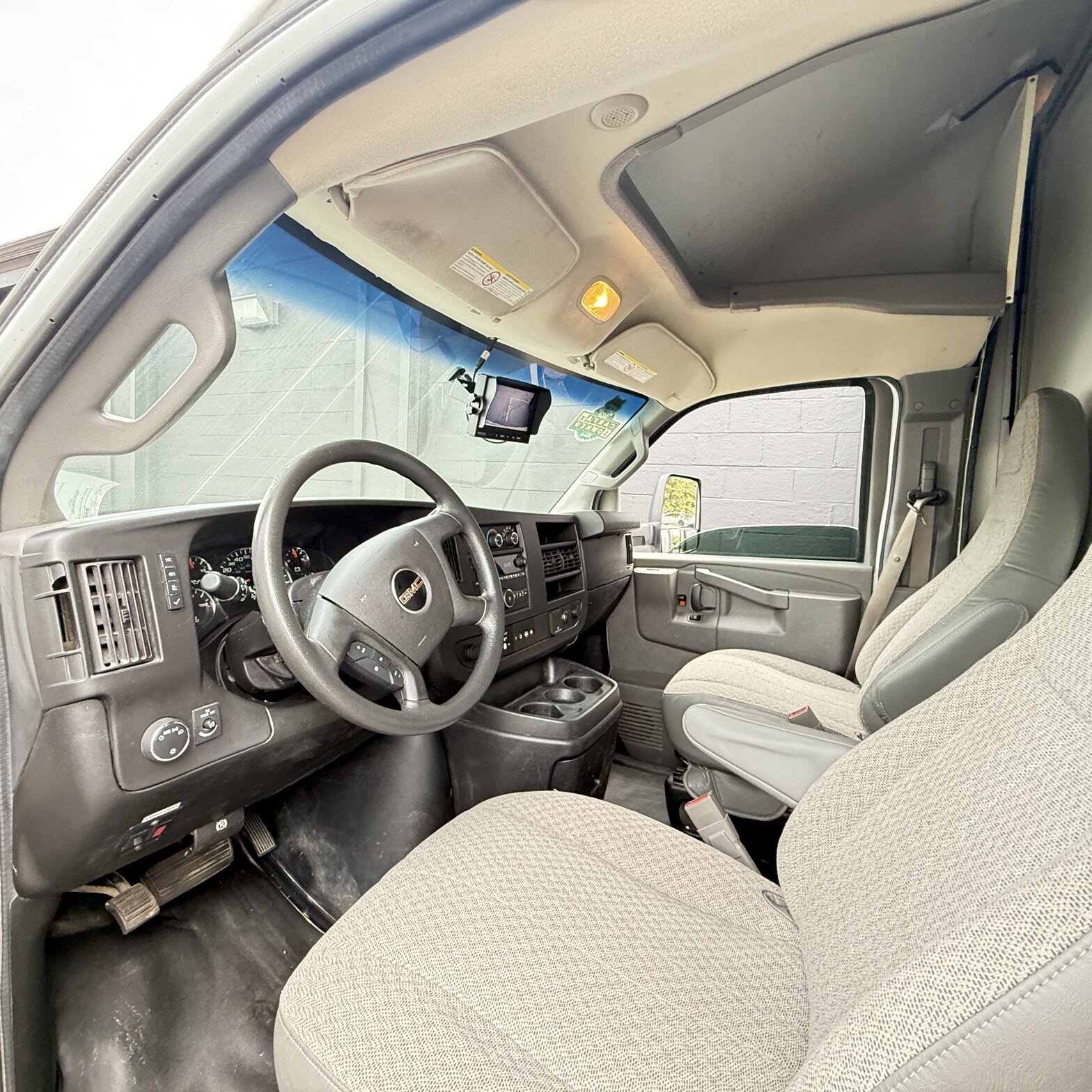 2018 GMC Savana 3500 - Thumbnail 10