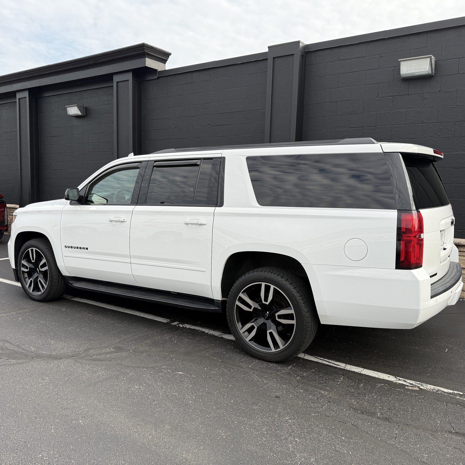 2019 Chevrolet Suburban - Thumbnail 6