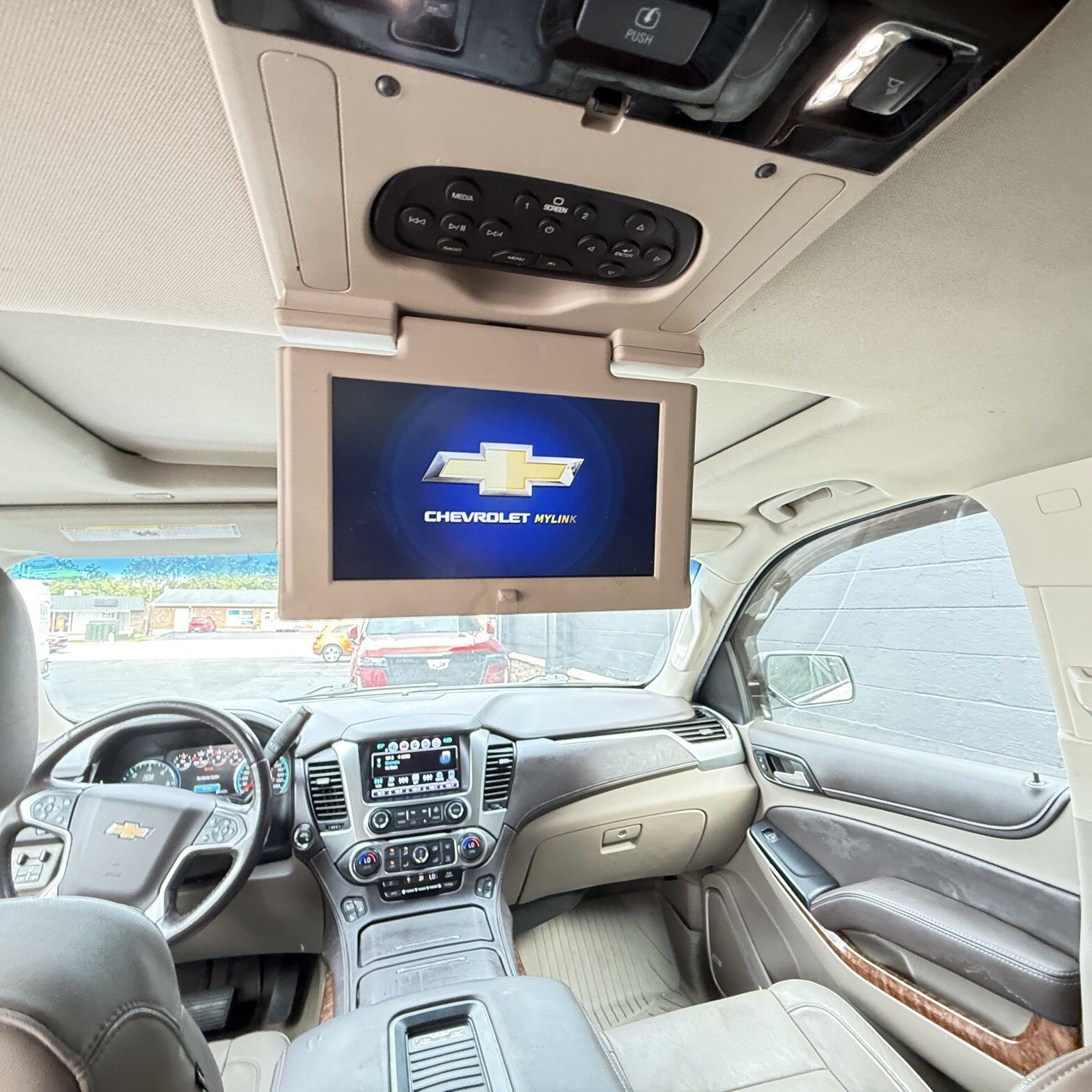 2019 Chevrolet Suburban - Thumbnail 12