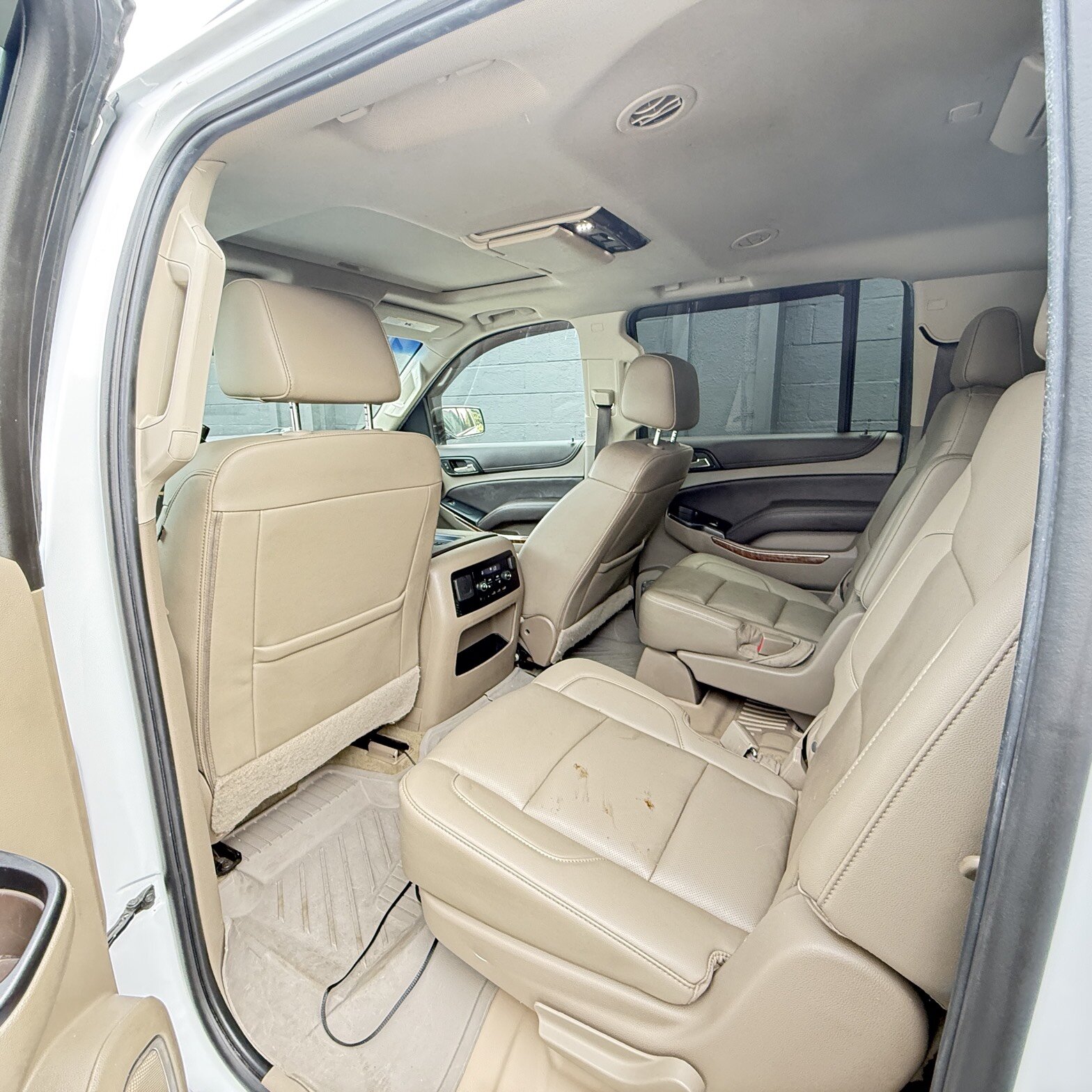 2019 Chevrolet Suburban - Thumbnail 14