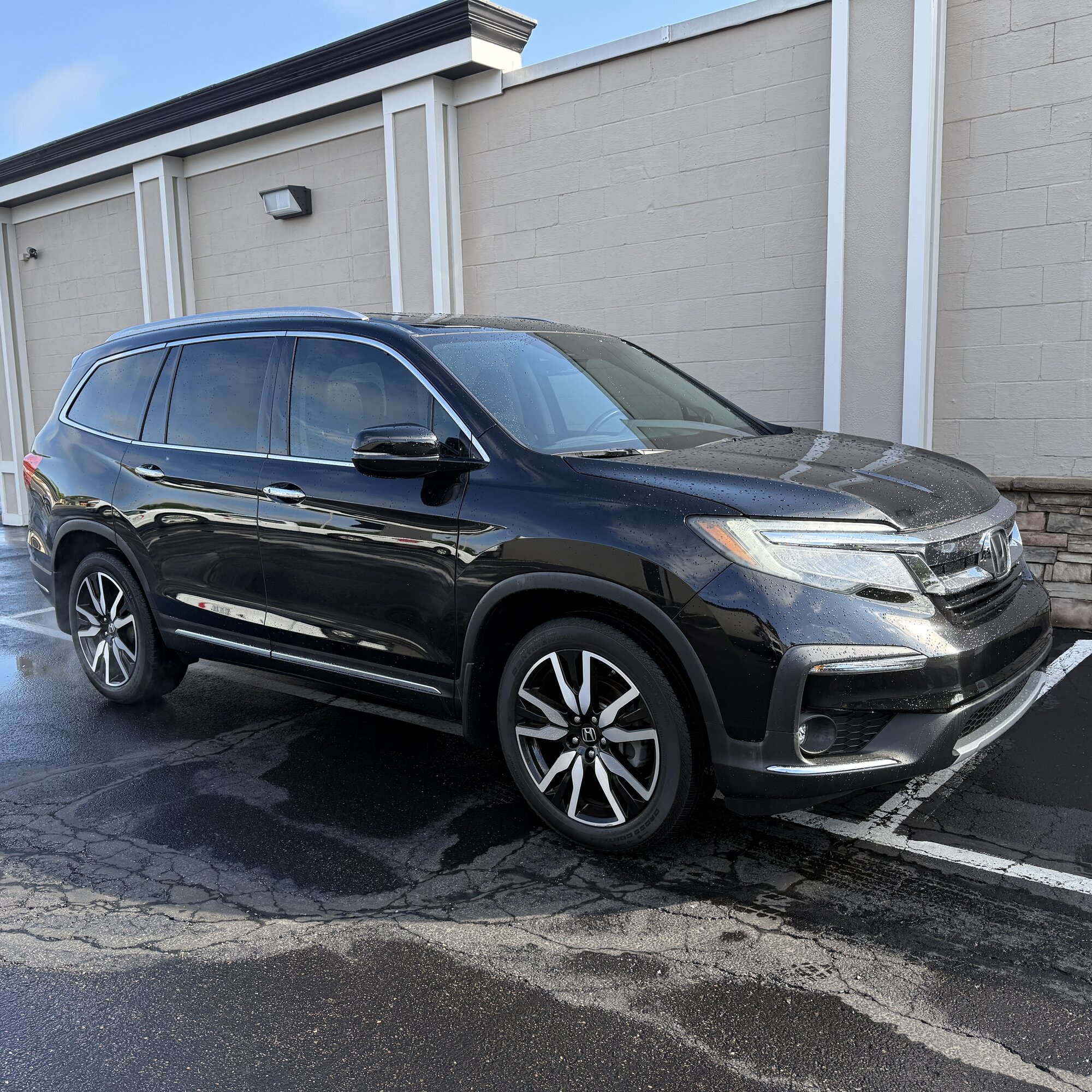 2019 Honda Pilot - Thumbnail 3