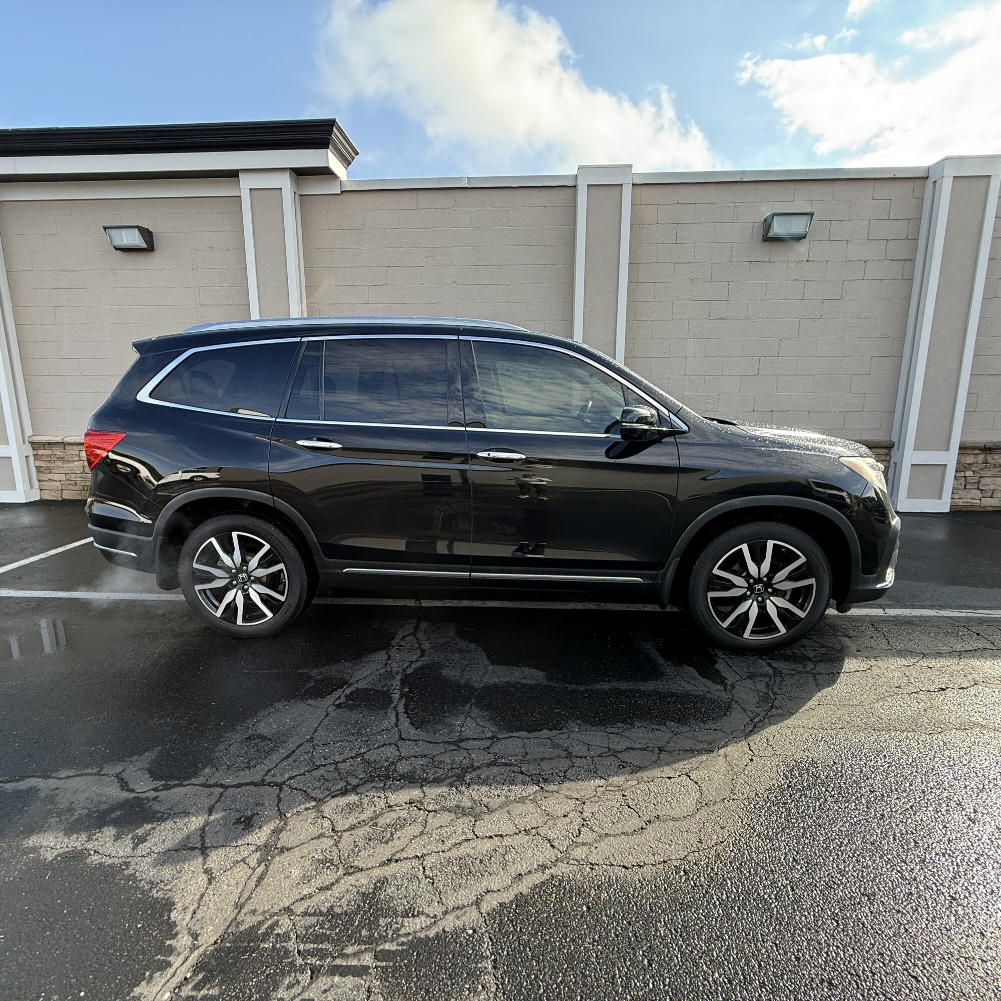 2019 Honda Pilot - Thumbnail 4