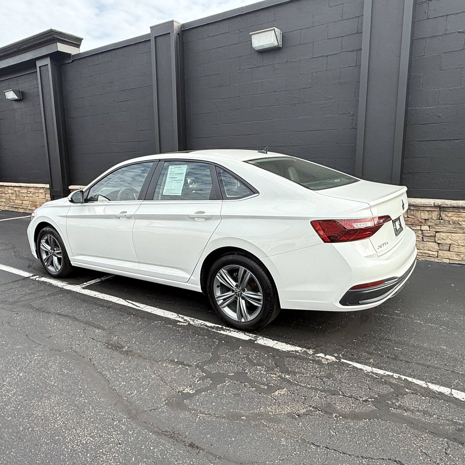 2023 Volkswagen Jetta - Thumbnail 6